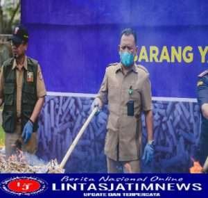Ajak Seluruh Warga Jember Tolak Rokok Ilegal, Pesan Hendy Siswanto