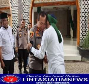 Kapolda Jatim Silaturahmi dengan Tokoh Agama di Ponpes Rejo Darul Mustofa Malang