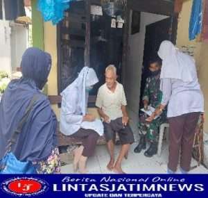 Sertu Harnawan Dampingi Pengecekan Kesehatan di Wilayah Binaan