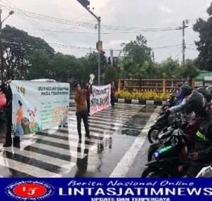 IMM Surabaya Ajak Warga Tidak Buang Sampah Sembarang agar Tidak Banjir