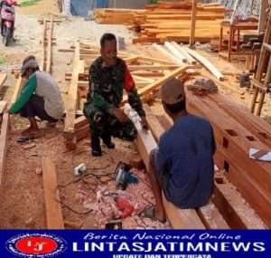 Monitoring Wilayah,  Babinsa Komsos Dengan Pengusaha Kayu