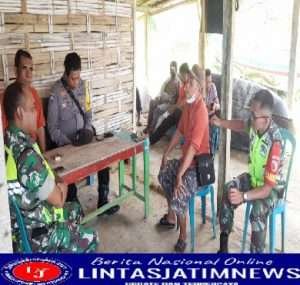 Upaya Pendekatan Dengan Warga, Babinsa Koramil 0801/08 Tulakan Lakukan Komsos
