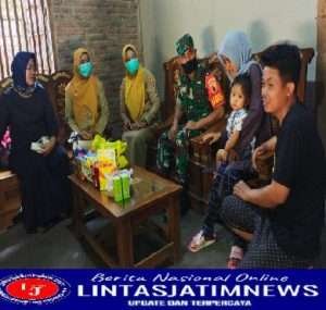 Babinsa Kunjungi dan Serahkan Bantuan Kepada Anak Stunting