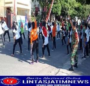 Babinsa Dorong Masyarakat Terapkan Pola Hidup Sehat Dengan Olahraga Senam Bagi Lansia