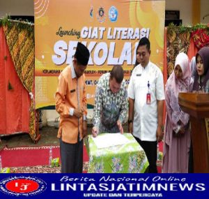 FPL Pasaman Barat dengan SMPIT Cahaya Makkah Tandatangani MoU Giat Literasi Sekolah