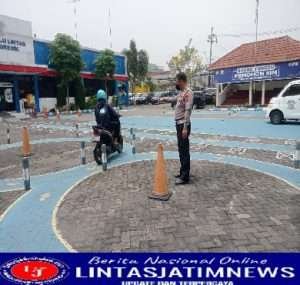 Gagal Praktek SIM ? Satlantas Polres Gresik Beri Pelatihan Coaching Clinic Gratis