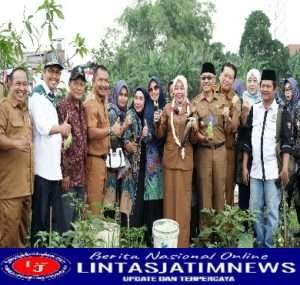 Wujudkan Program Ketahanan Pangan, Pemdes Desa Medaeng Panen Raya Ikan di Kolam Budidaya