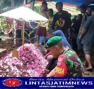 Wujud Empati, Babinsa Kelurahan Joyotakan Laksanakan Takziyah