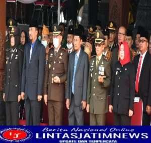 Dandim 0802/Ponorogo Ikuti Upacara Bendera Peringati Hari Pahlawan Tahun 2022