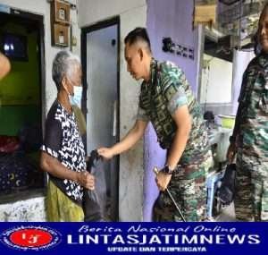 Jum’at Berkah, Dandim 0735/Surakarta Terjun Langsung Berikan Bantuan Paket Sembako Kepada Masyarakat Kurang Mampu