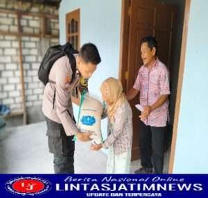 Polisi Peduli, Polres Lamongan Salurkan Ratusan Paket Sembako untuk Warga