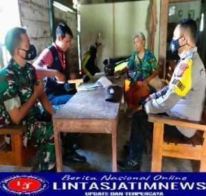 Babinsa Posramil Karanganyar Dampingi Petugas Sensus Penduduk