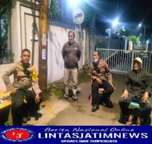 Kapolsek Tambaksari Laksanakan Giat Patroli Sambang Warga di Permukiman