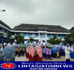 SMA Negeri 1 Paciran Mengadakan Study Kampus