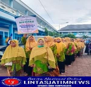 Emak Emak Desa Payaman Sukseskan  Pawai Ta’aruf  Gebyar Muktamar Muhammadiyah dan Aisyiyah