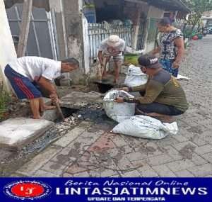 Memeringati Hari Pahlawan ajak Warga Kerja Bakti Bersihkan Lingkungan