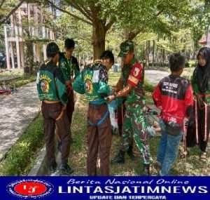 Latih Kedisiplinan, Babinsa Koramil 0805/01 Ngawi Berikan Pelatihan PBB dan Snapling Siswa Siswi MAN 1 Ngawi