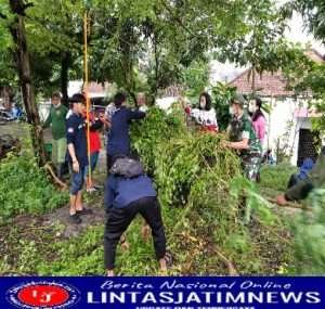 Indahnya Kebersamaan & Keharmonisan  Babinsa Serengan dengan warganya Dalam Pembersihan Lingkungan