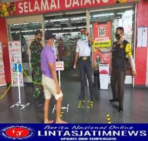 Ada Apa Babinsa Kelurahan Jajar Kunjungi Swalayan Superindo, Ini Jawabannya