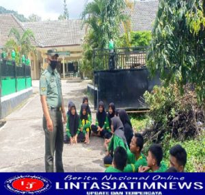 Babinsa Pendoworejo Berikan Edukasi Terkait Bullying   Terhadap Pelajar SMP Negeri 2 Girimulyo