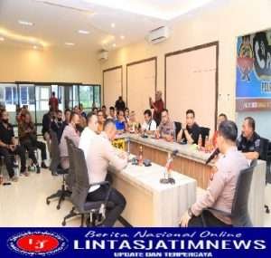 Wujud Sinergitas Dengan Awak Media, Kapolres Gresik Gelar Piramida bersama GOP