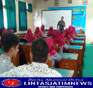 Babinsa Wates Berikan Edukasi Terkait Bullying  Kepada Pelajar SMK Muhamadiah 1 Wates