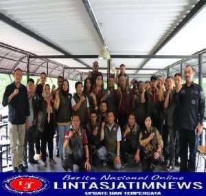 Kasat Lantas Polres Gresik Ngopi Bareng Media Perkuat Sinergitas