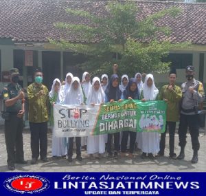 Babinsa Bendungan Laksanakan Pembinaan kepada Siswa Siswi MTs Maarif Wates