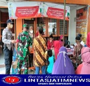 Babinsa Kawal Penyaluran Bansos Subsidi BBM, Sembako dan PKH