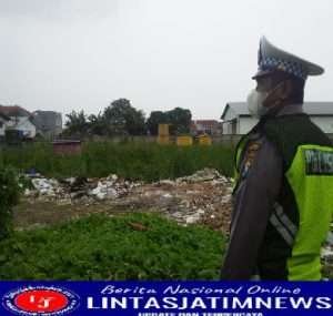 Polsek Tambaksari Patroli Rutin Antisipasi Perjudian Burung Merpati