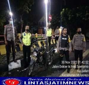 Cegah Tawuran antar Gangster, Kapolsek Tambaksari Bersama Anggota Laksanakan Patroli Malam