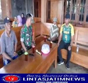 Babinsa Posramil 0805/15 Pitu Laksanakan Komsos Di Desa Binaan