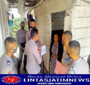 Siswa SPN Polda Jatim Salurkan Bansos Kepada Warga Kurang Mampu