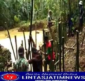 Antisipasi Banjir, Koramil 0801/07 Ngadirojo Gotong Royong Perbaiki Tanggul Sungai