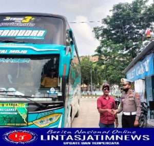 Pengemudi Bis Pariwisata Terima Himbauan Kamsel dari Polsek Paciran Lamongan