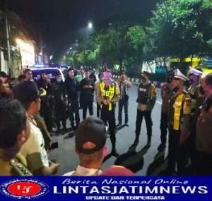 Polsek Rayon Satu Jajaran Polrestabes Gelar Patroli Gabungan Skala Besar di Wilayah Hukum Polsek Simokerto