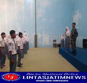 Bentuk Mental Disiplin, Danramil Karangjati Menjadi Pembina Dalam Upacara Bendera di SMAN 1 Karangjati