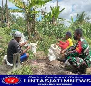 Babinsa Merajut Tali Silahturahmi Dengan Petani