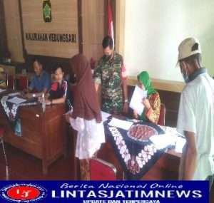 Babinsa Kedungsari Pendampingan Penyaluran BLT Dana Desa
