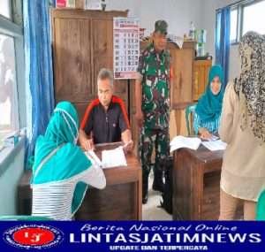 Babinsa Kalirejo Pantau Penyaluran BLT Dana Desa