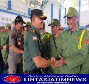 Dandim 0801/Pacitan Hadiri Acara Pengukuhan Satlinmas Se Kecamatan Pacitan