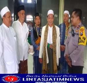 Kapolsek Tambaksari Didampingi Wakapolsek Sambang ke Takmir Masjid Rochman Arief
