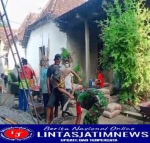 Babinsa Kodim 0802/Ponorogo Kerja bakti Pengecoran Lantai Masjid Bersama Warga