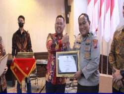 12 Penyandang Disabilitas Bekerja di Mapolres Gresik, AKBP Mochamad Nur Azis Dapat Penghargaan Dari Bupati Gresik