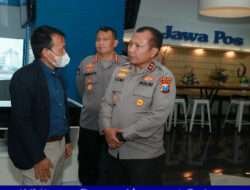 Silaturahmi ke Kantor Jawa Pos, Kapolda Jatim Ungkap Pentingnya Kolaborasi Polri Bersama Media
