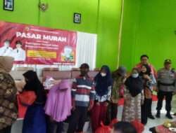 Danramil Kedawung Pantau gelaran Pasar Murah