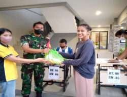 Bukti Nyata Sinergitas Babinsa dan Bhabinkamtibmas Joyotakan, Amankan Pembagian Sayur Gratis