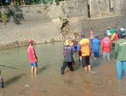 Melalui Gotong Royong, Babinsa Koramil 0801/01 Pacitan Wujudkan Lingkungan Bersih