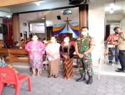 Beri Rasa Aman & Nyaman Beribadah, Babinsa Joyotakan Amankan Ibadah Natal