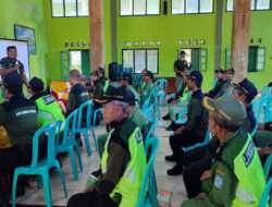 Babinsa Sampaikan Materi dihadapan Linmas Kalurahan